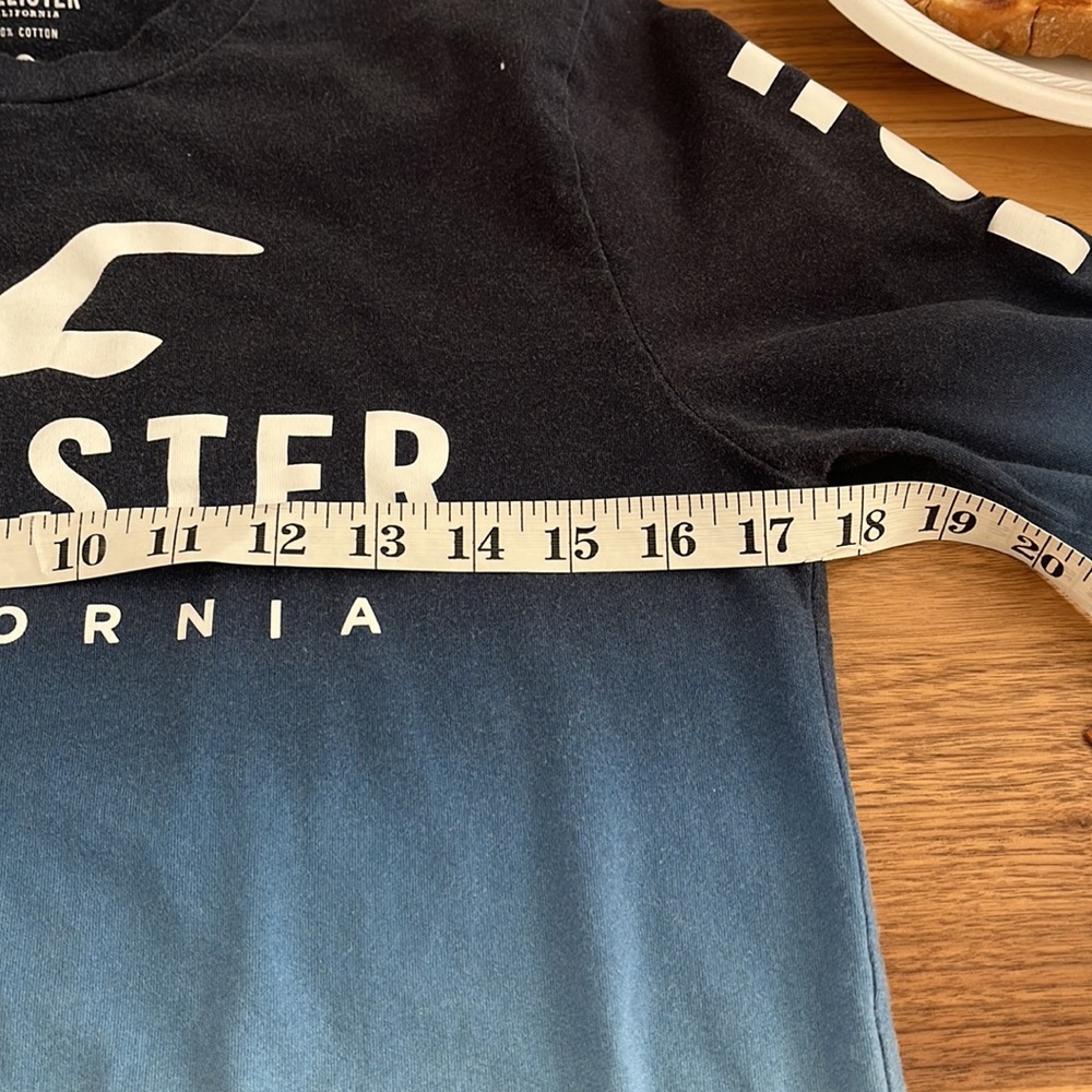 Holister long sleeve Gently used. XS Obrien Blues. - Picture 5 of 7